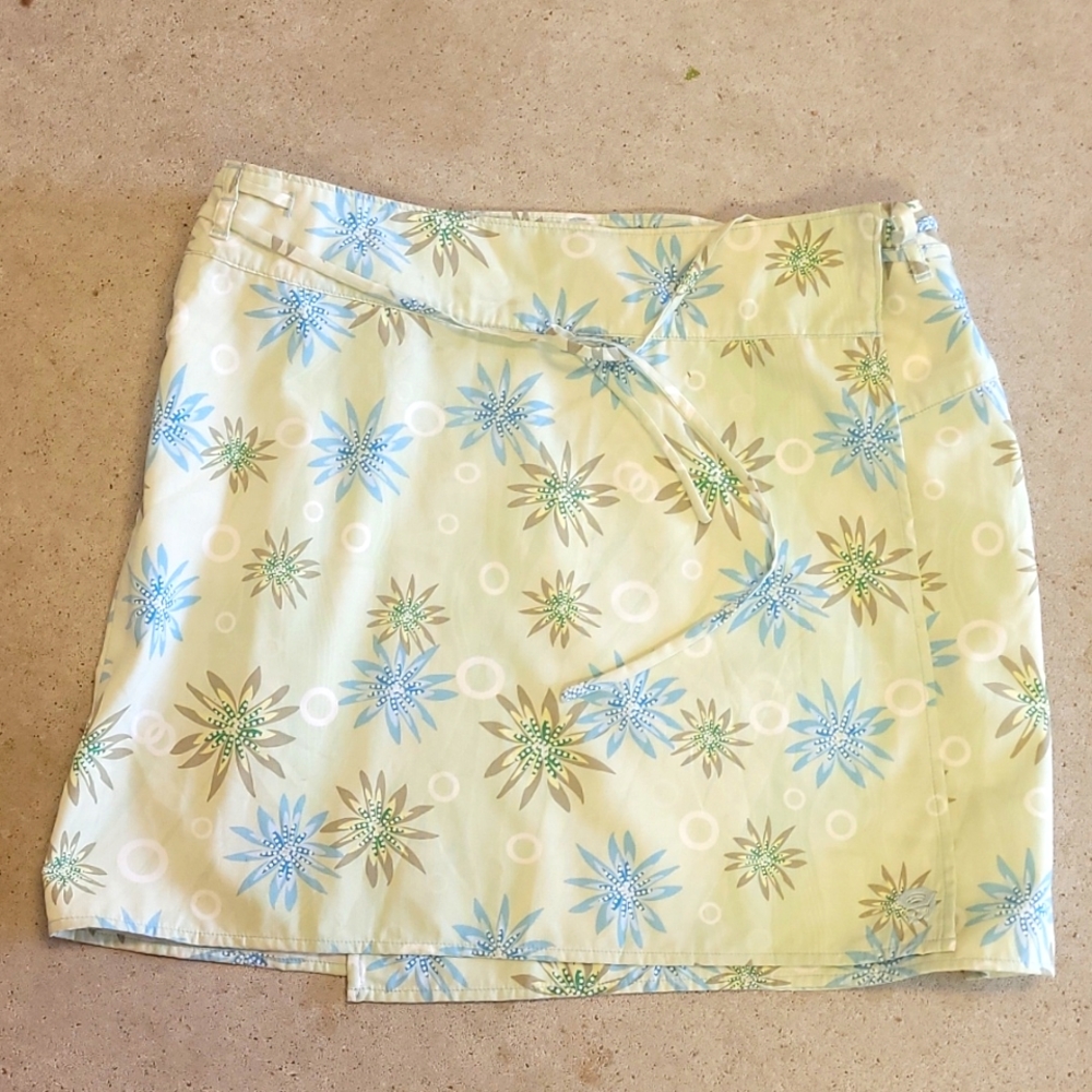Mountain Hardwear wrap around skirt